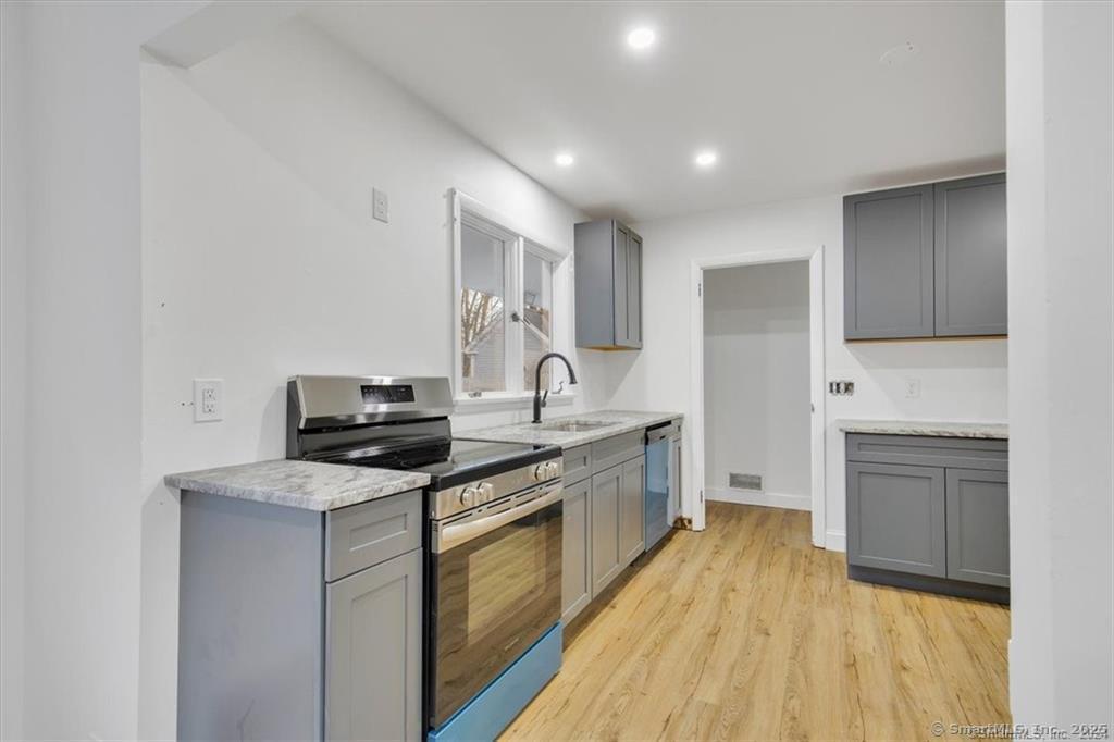 Windham, Connecticut 06226, United States, 4 Bedrooms Bedrooms, ,2 BathroomsBathrooms,Residential,Active,238954