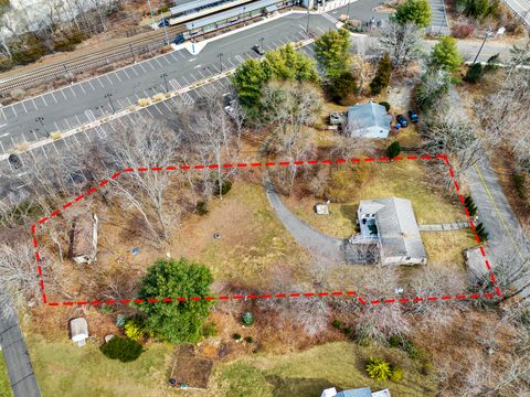 MLS: 24085440