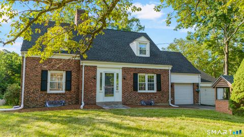 Homes For Sale - 282 Tunxis Road<br/> West Hartford, CT 06107