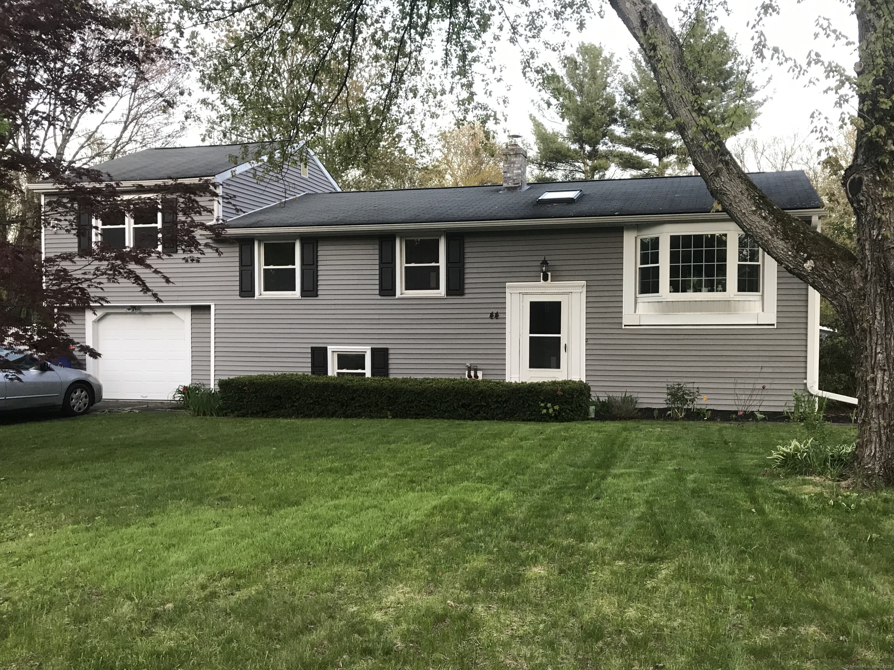 44 Simsbury Manor Drive