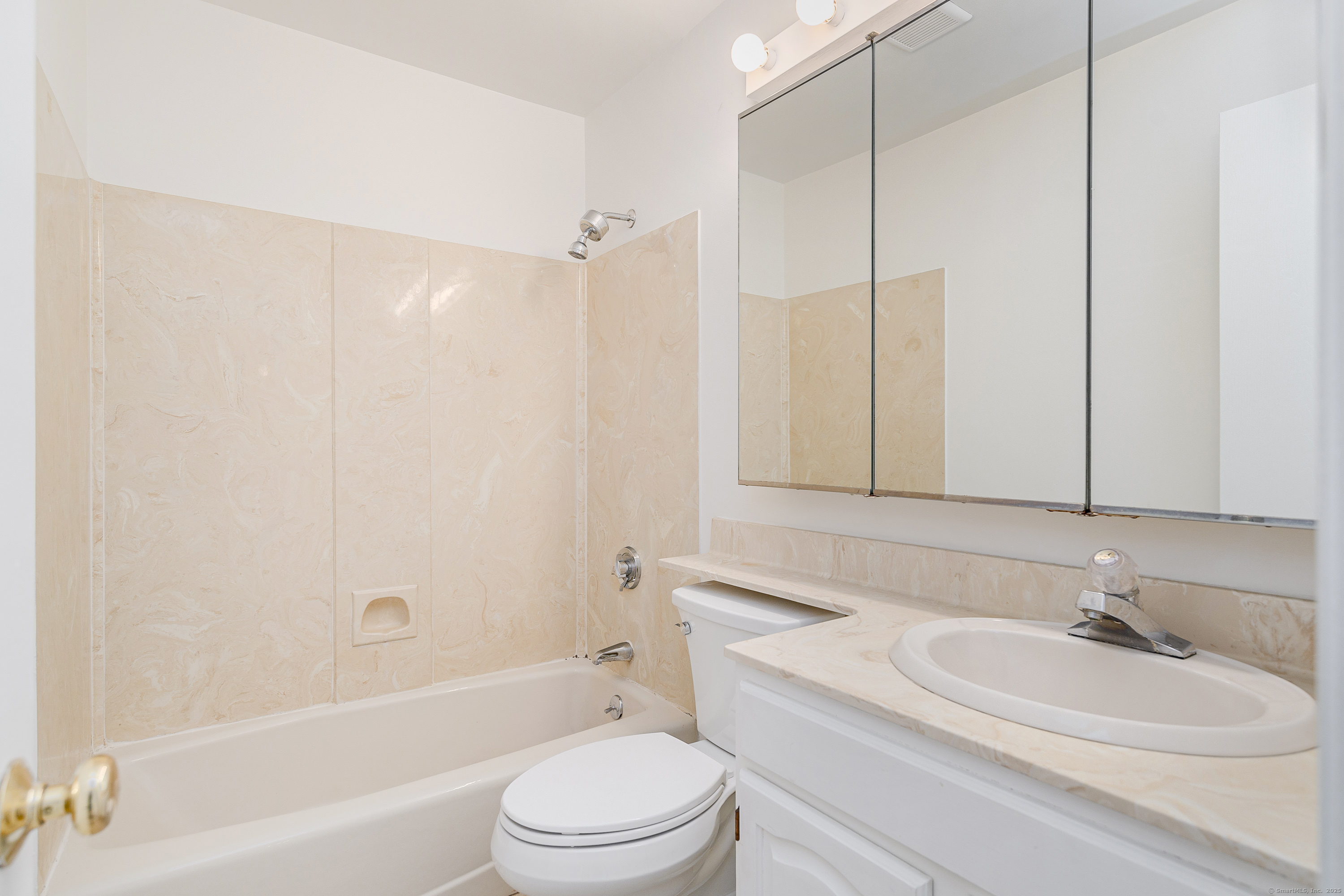 3 Chatham Court #3, Brookfield, Connecticut image 12