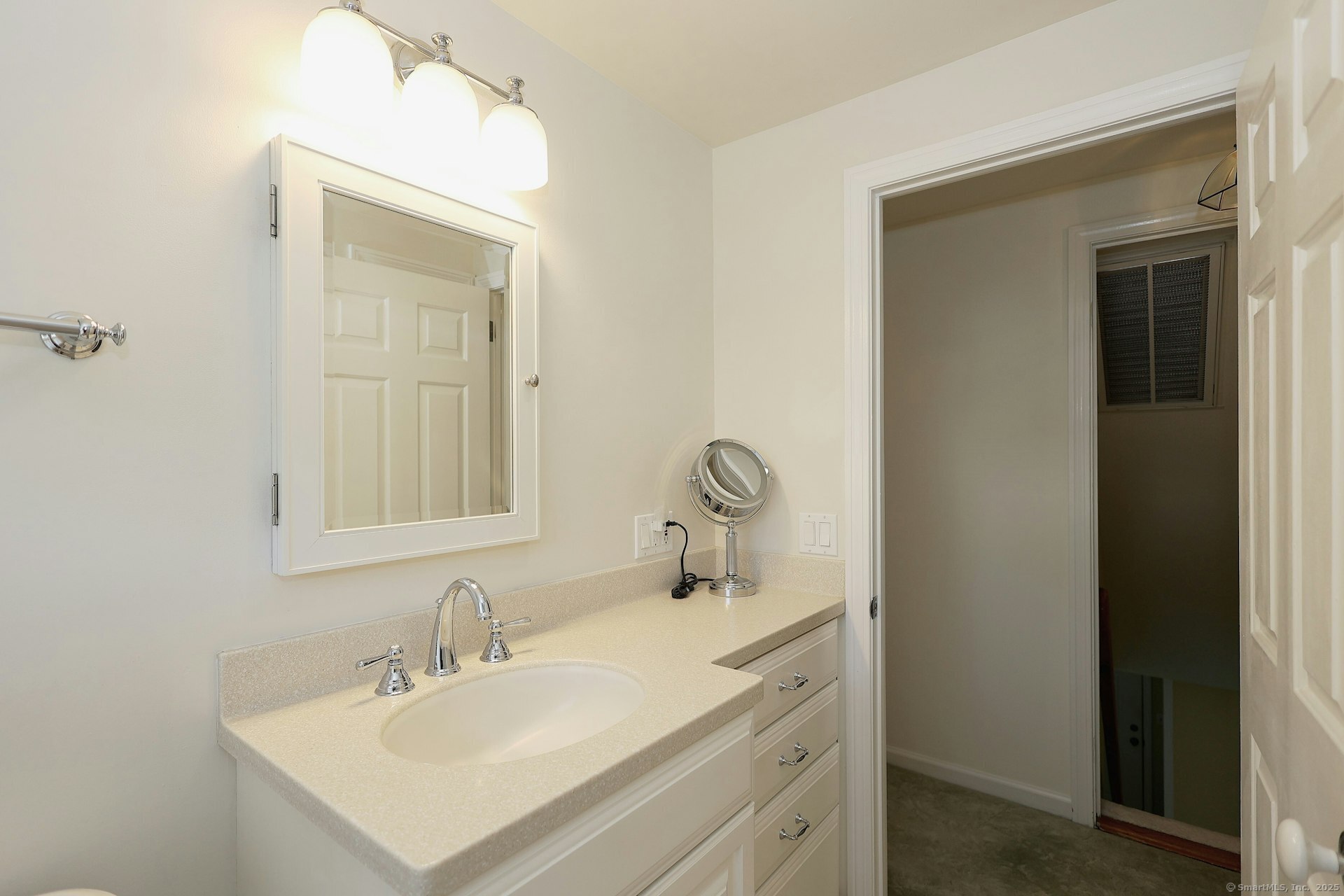 110 Cottage Street, Trumbull, Connecticut image 24