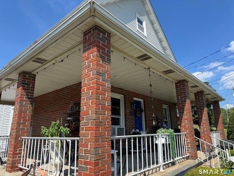 Multifamily For Sale - 82 Westfield Street<br/> Middletown, CT 06457