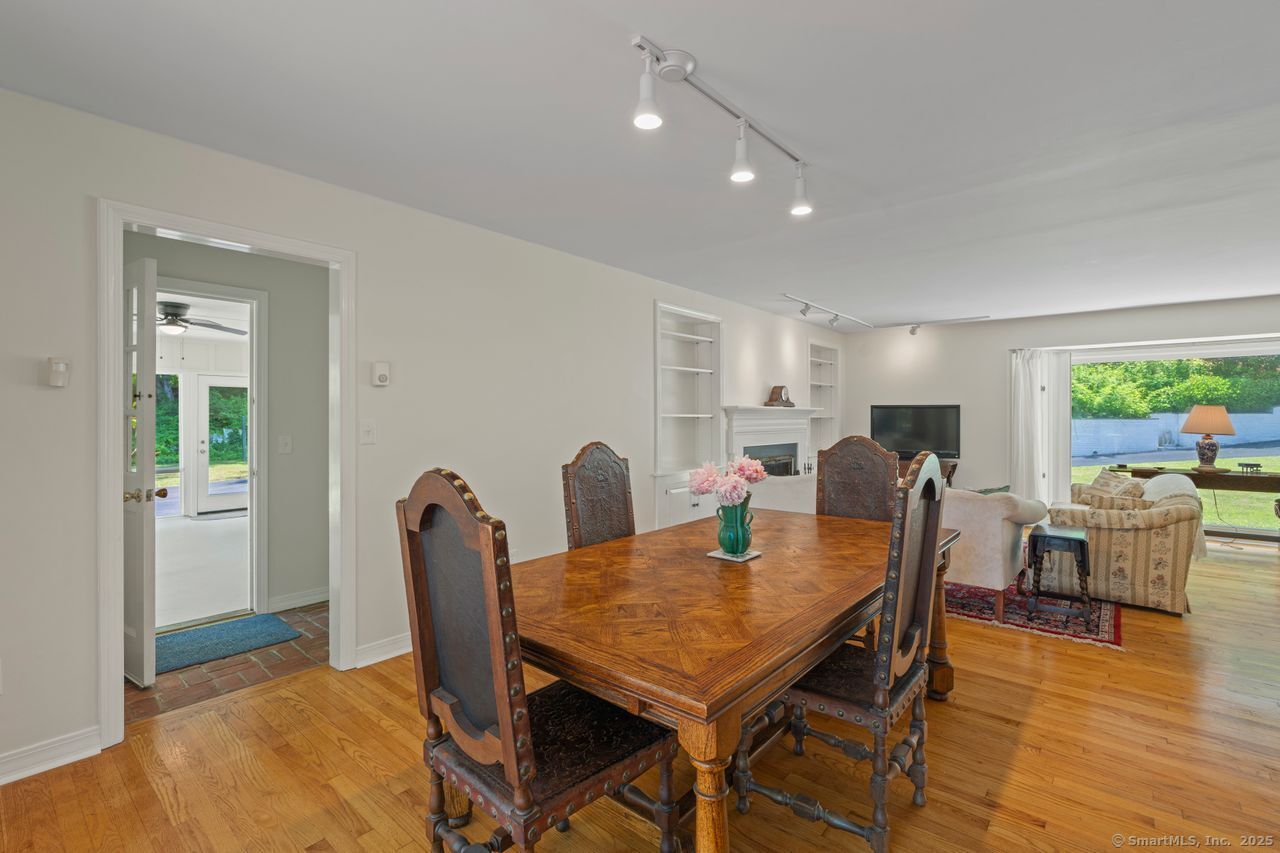 16 Jericho Drive