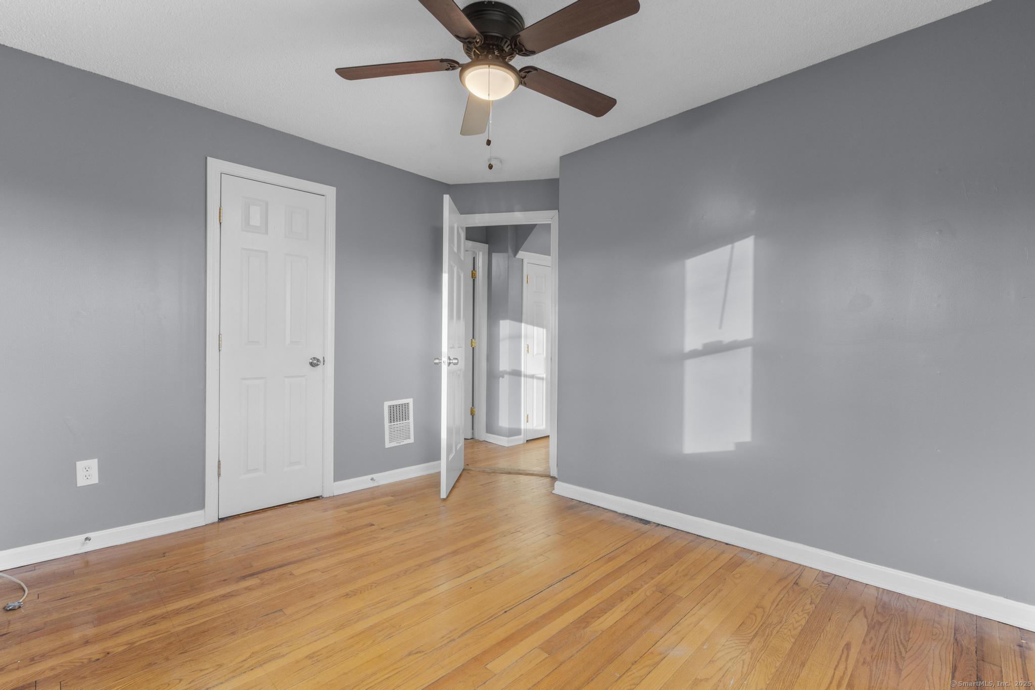 170 London Drive, Hamden, Connecticut image 17