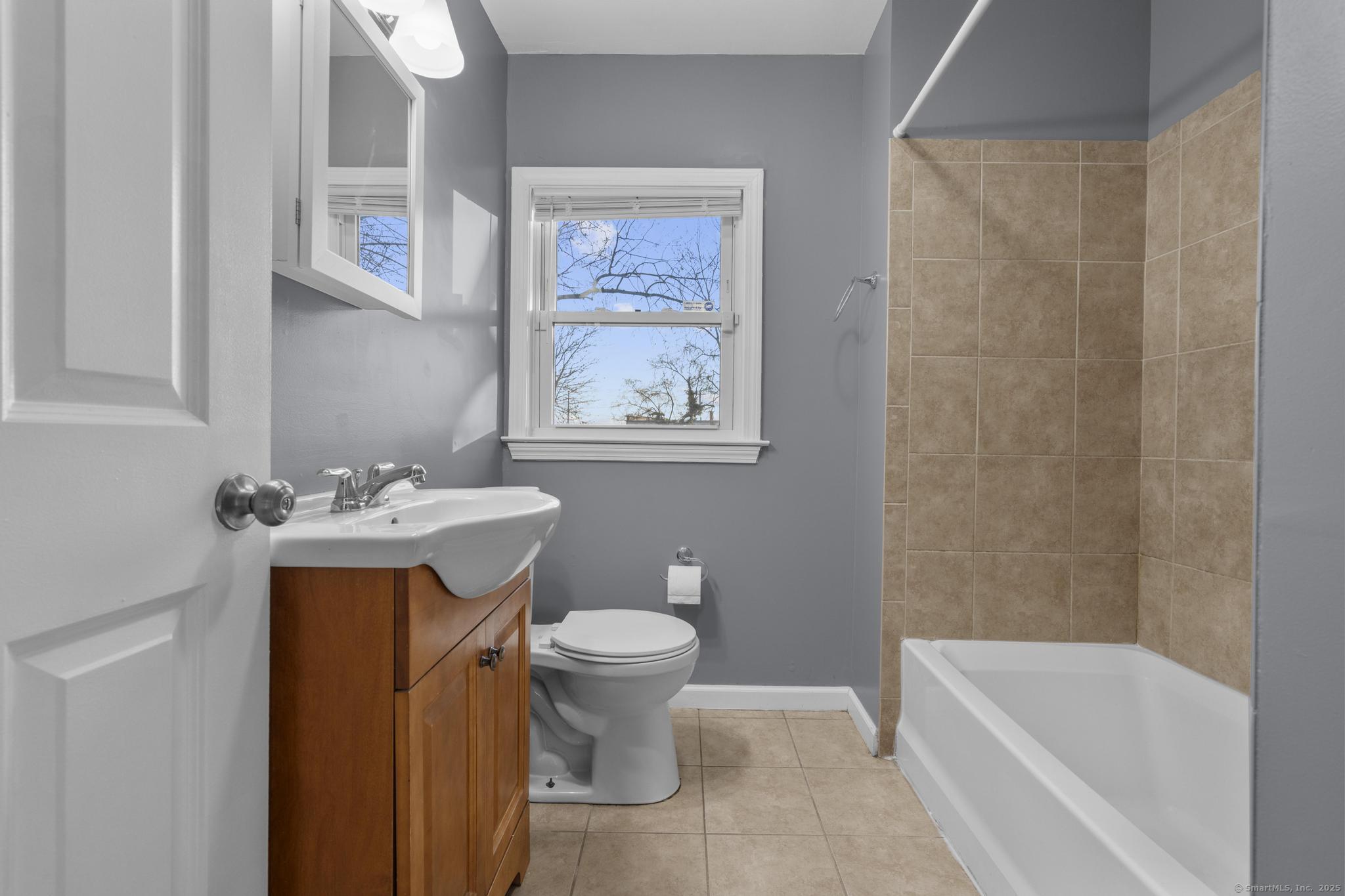 170 London Drive, Hamden, Connecticut image 14