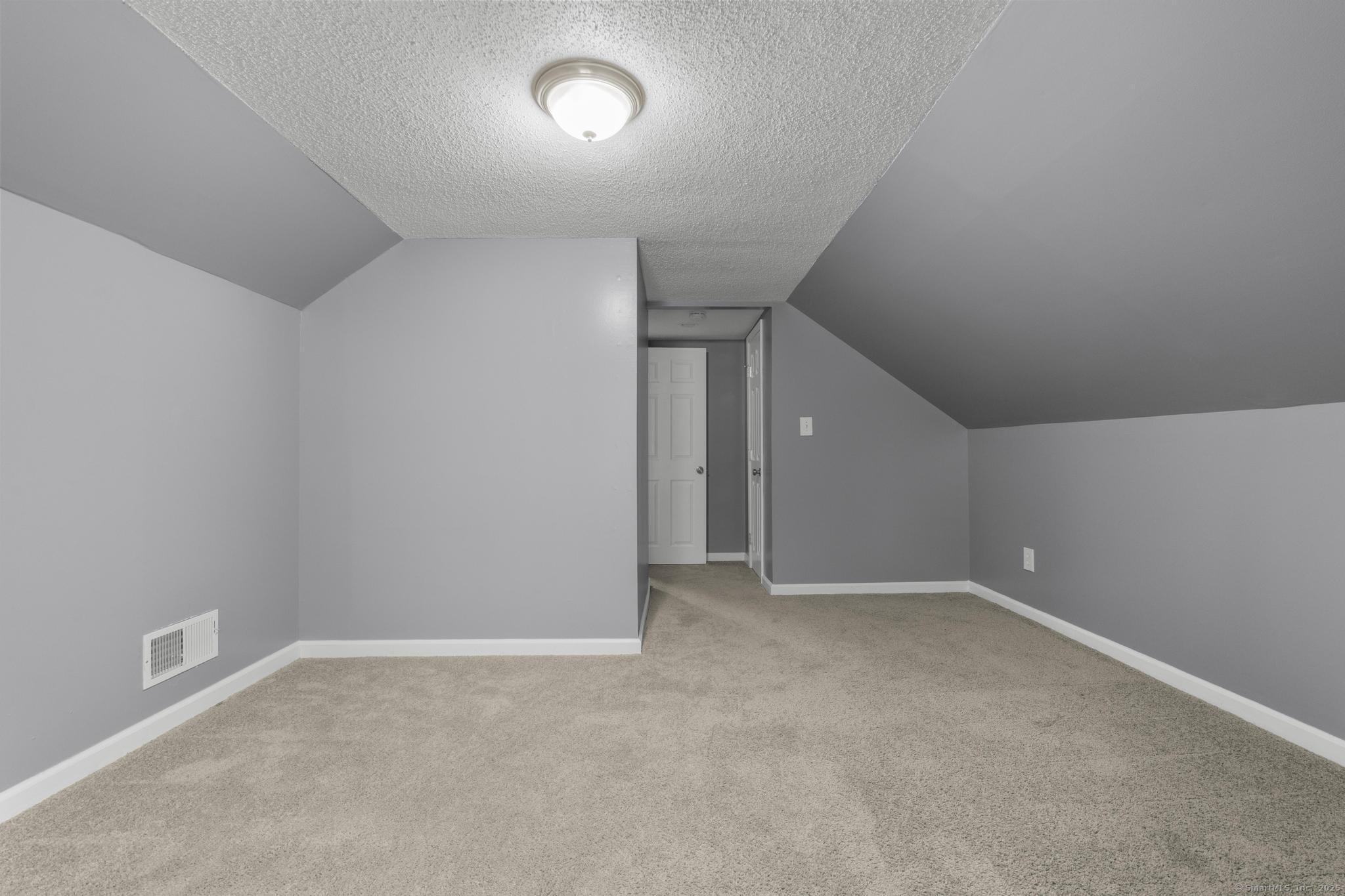 170 London Drive, Hamden, Connecticut image 24