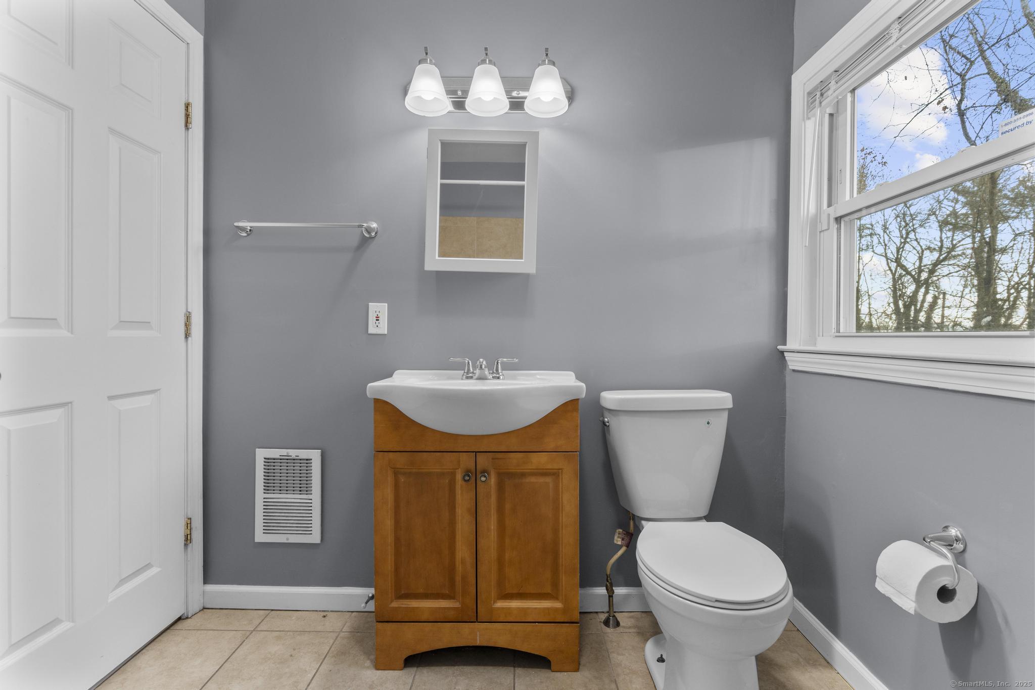 170 London Drive, Hamden, Connecticut image 13
