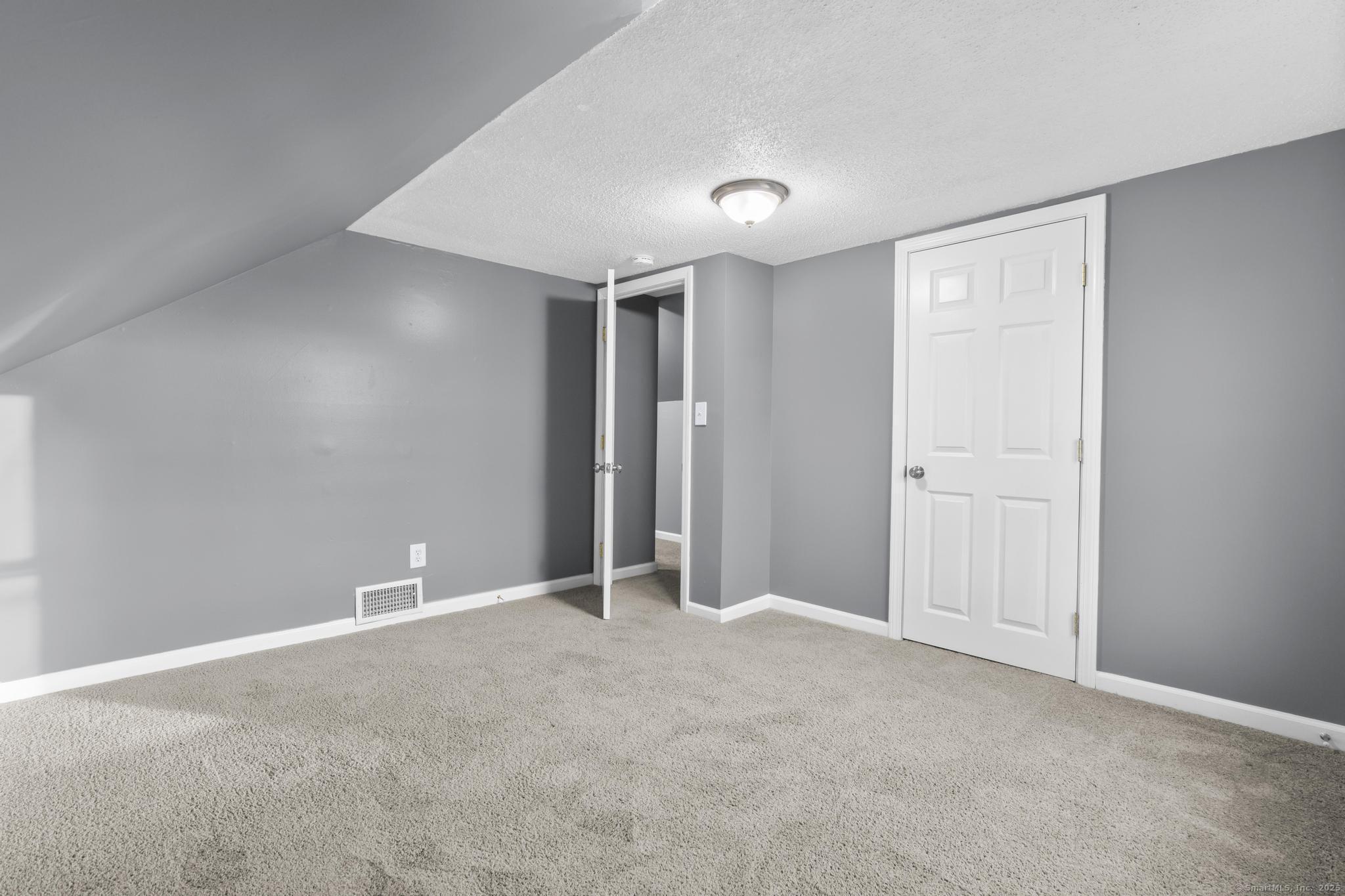 170 London Drive, Hamden, Connecticut image 21