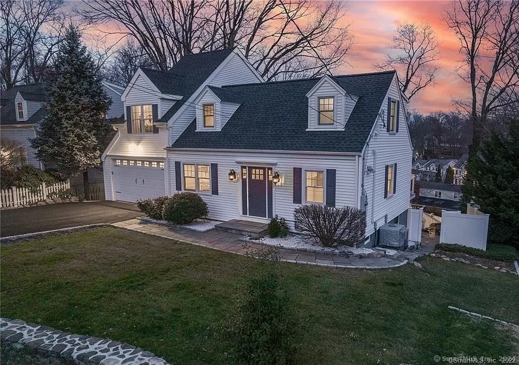 Rental Property at 47 Hilton Street, Darien, Connecticut - Bedrooms: 4 
Bathrooms: 4 
Rooms: 11  - $9,500 MO.