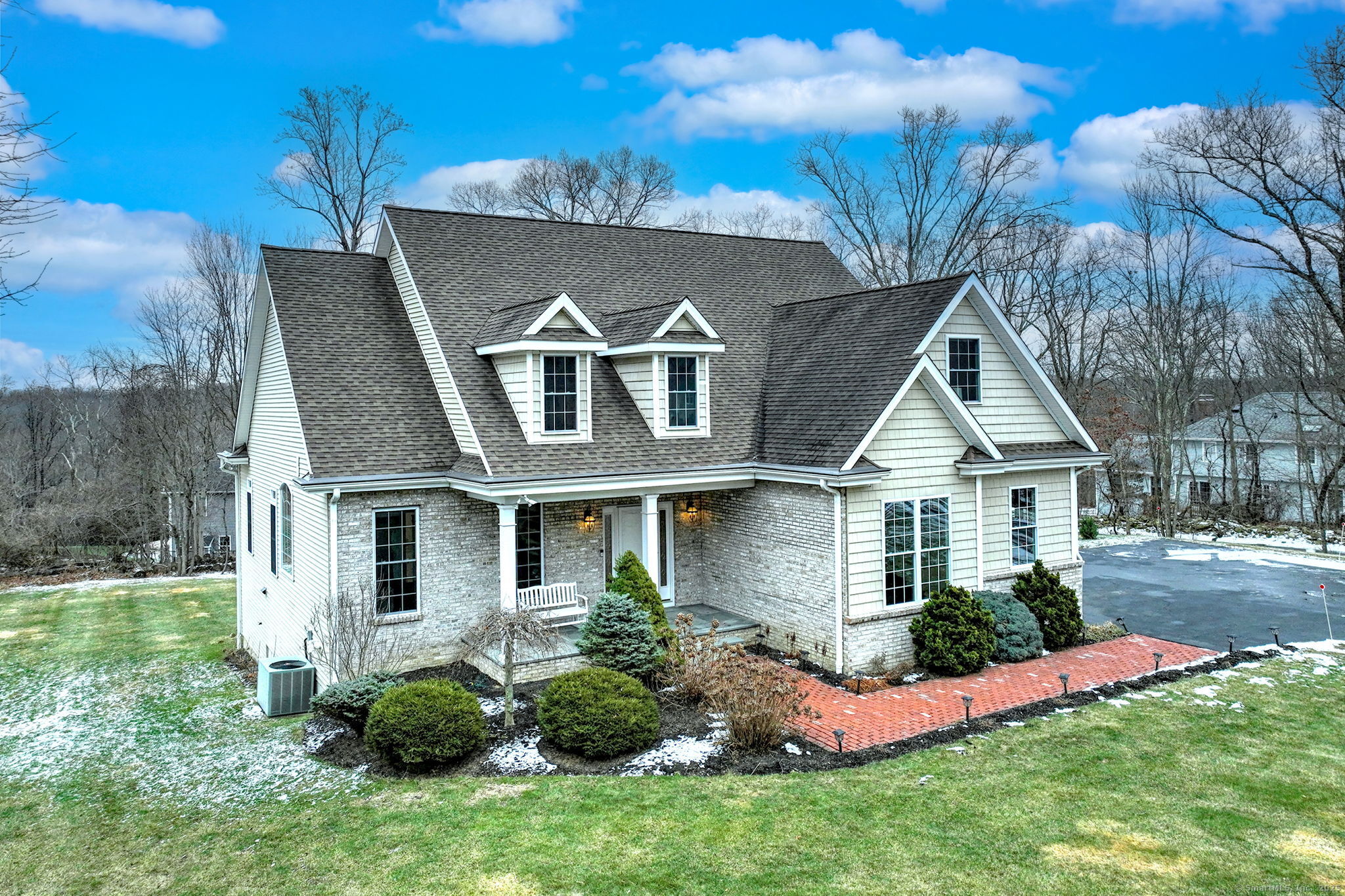 Property for Sale at Porters Hill Road, Trumbull, Connecticut - Bedrooms: 4 
Bathrooms: 4 
Rooms: 9  - $999,900