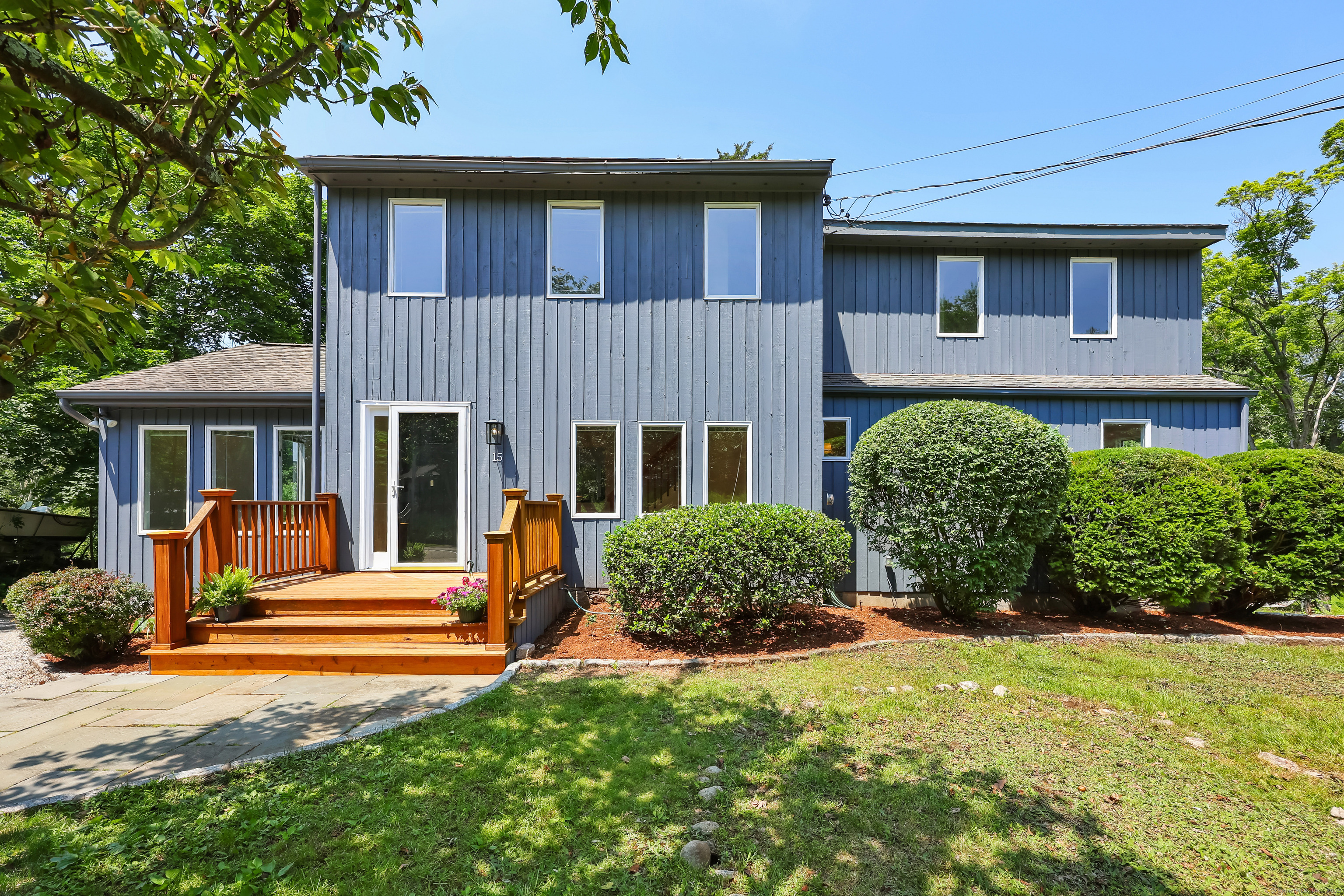 Property for Sale at Grumman Avenue, Norwalk, Connecticut - Bedrooms: 3 
Bathrooms: 3 
Rooms: 8  - $625,000
