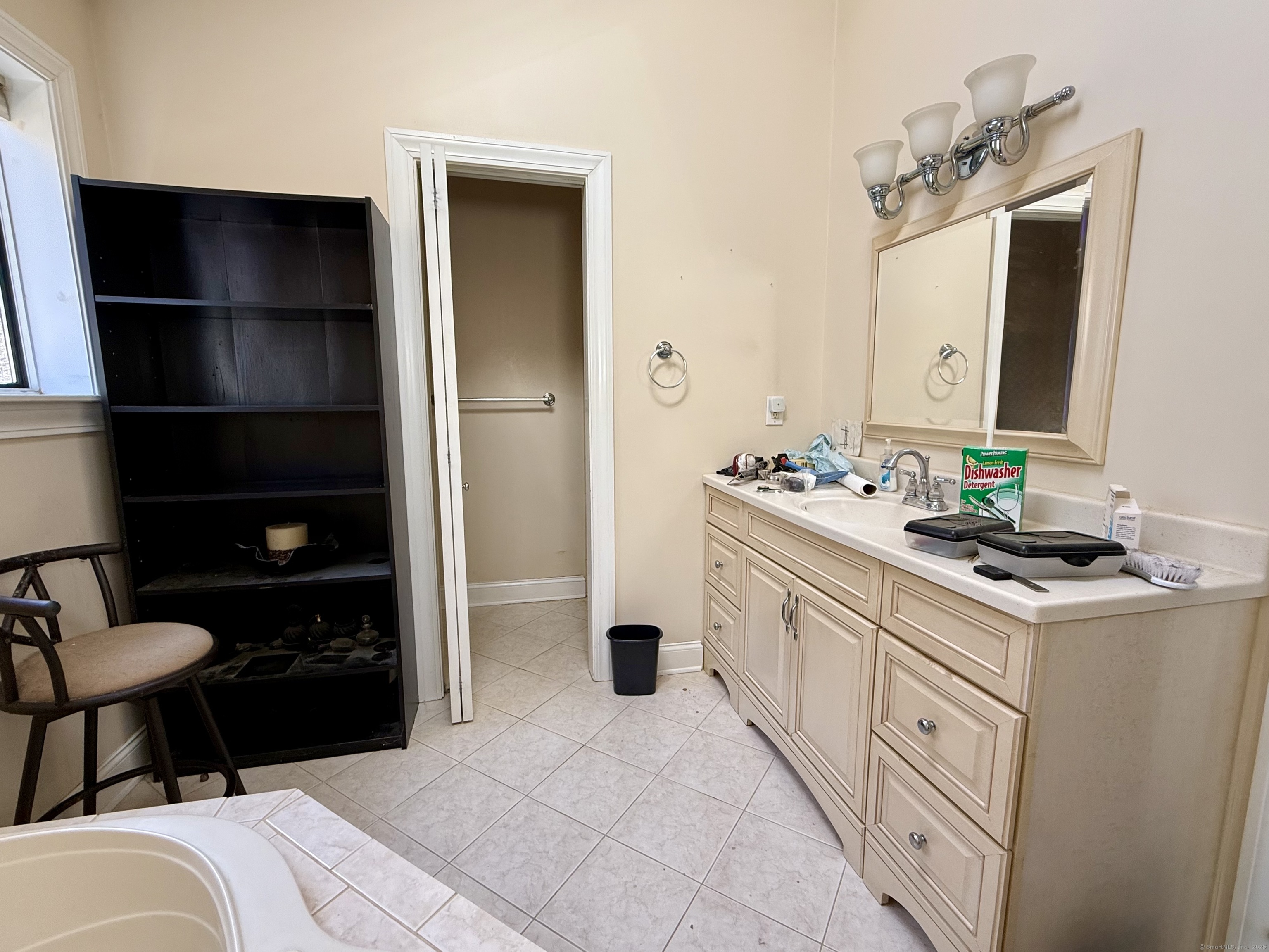 16 Irene Avenue, Waterbury, Connecticut image 24