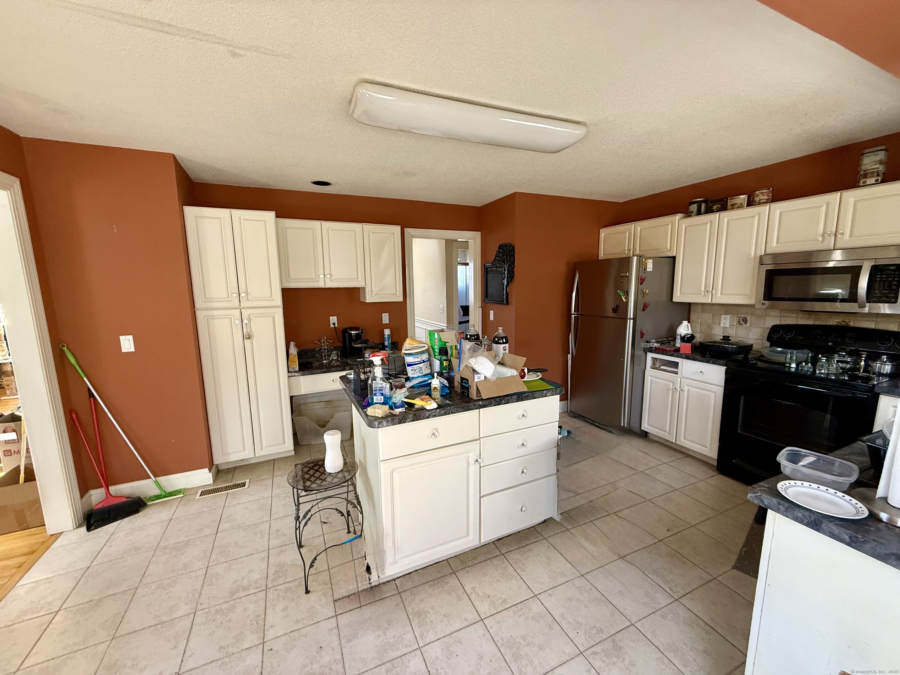 16 Irene Avenue, Waterbury, Connecticut image 12