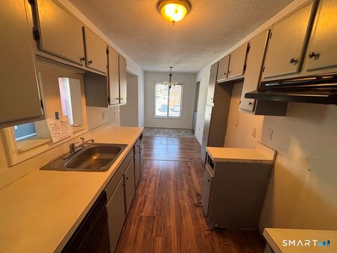 35 Woodsedge Drive 3C Newington CT 06111