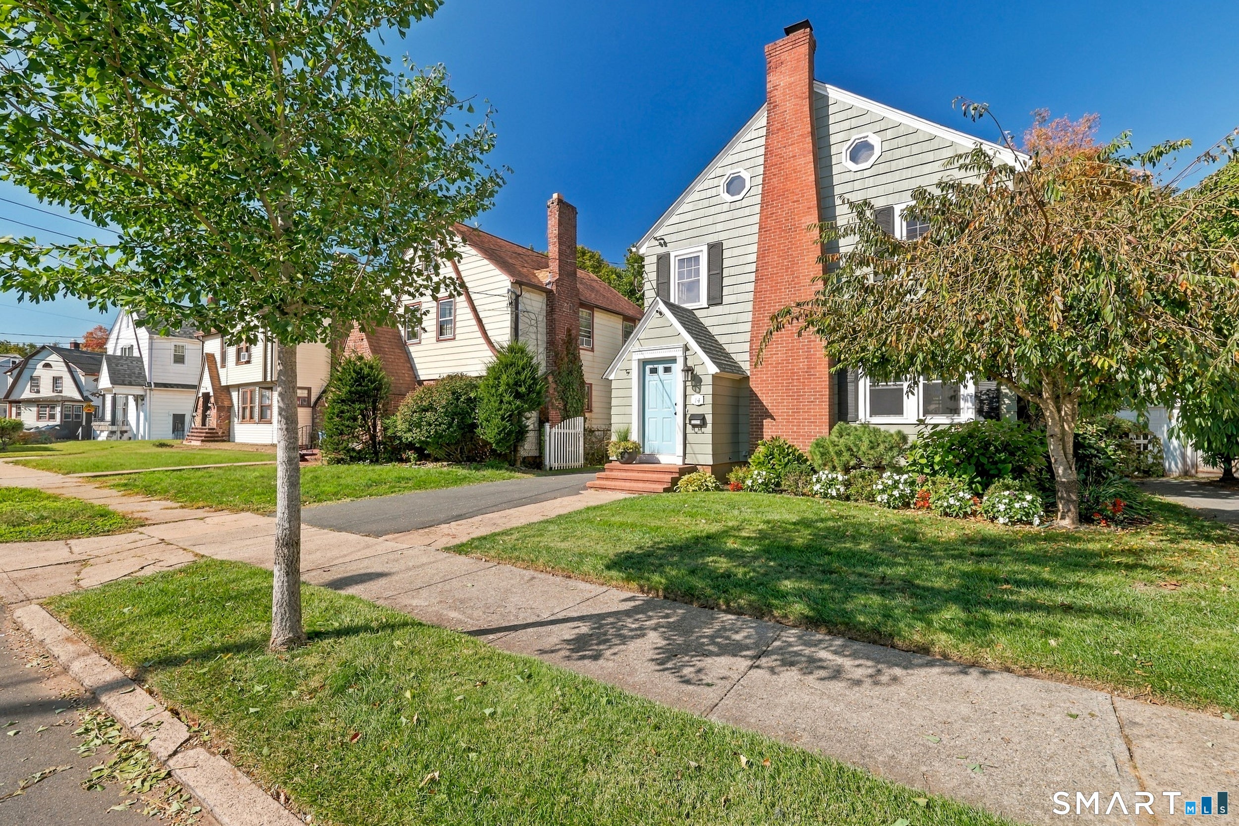 14 Dante Place