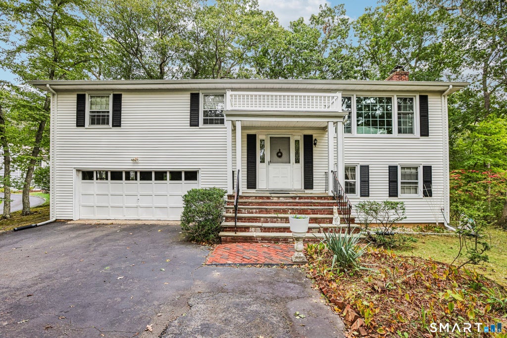 Photo of 14 Chipping Lane, Norwalk, CT 06854 (MLS # 24185492)