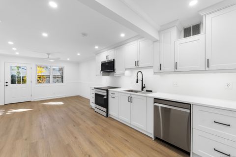 Tiny photo for 245 Unquowa Road #APT 91, Fairfield, CT 06824 (MLS # 24136871)