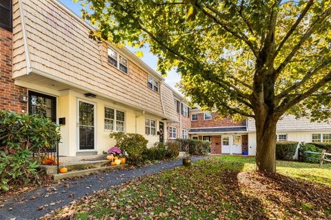 Tiny photo for 245 Unquowa Road #APT 91, Fairfield, CT 06824 (MLS # 24136871)