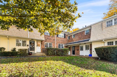 Tiny photo for 245 Unquowa Road #APT 91, Fairfield, CT 06824 (MLS # 24136871)