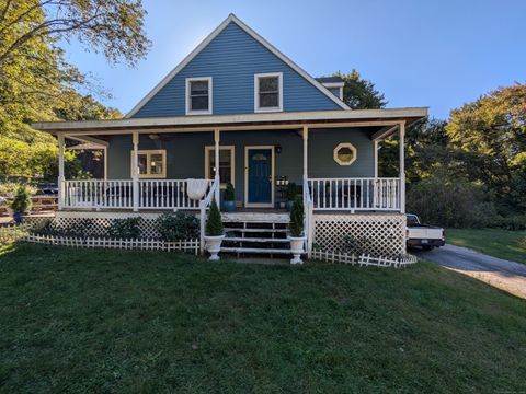 Homes For Sale - 541 Benson Road<br/> Middlebury, CT 06762