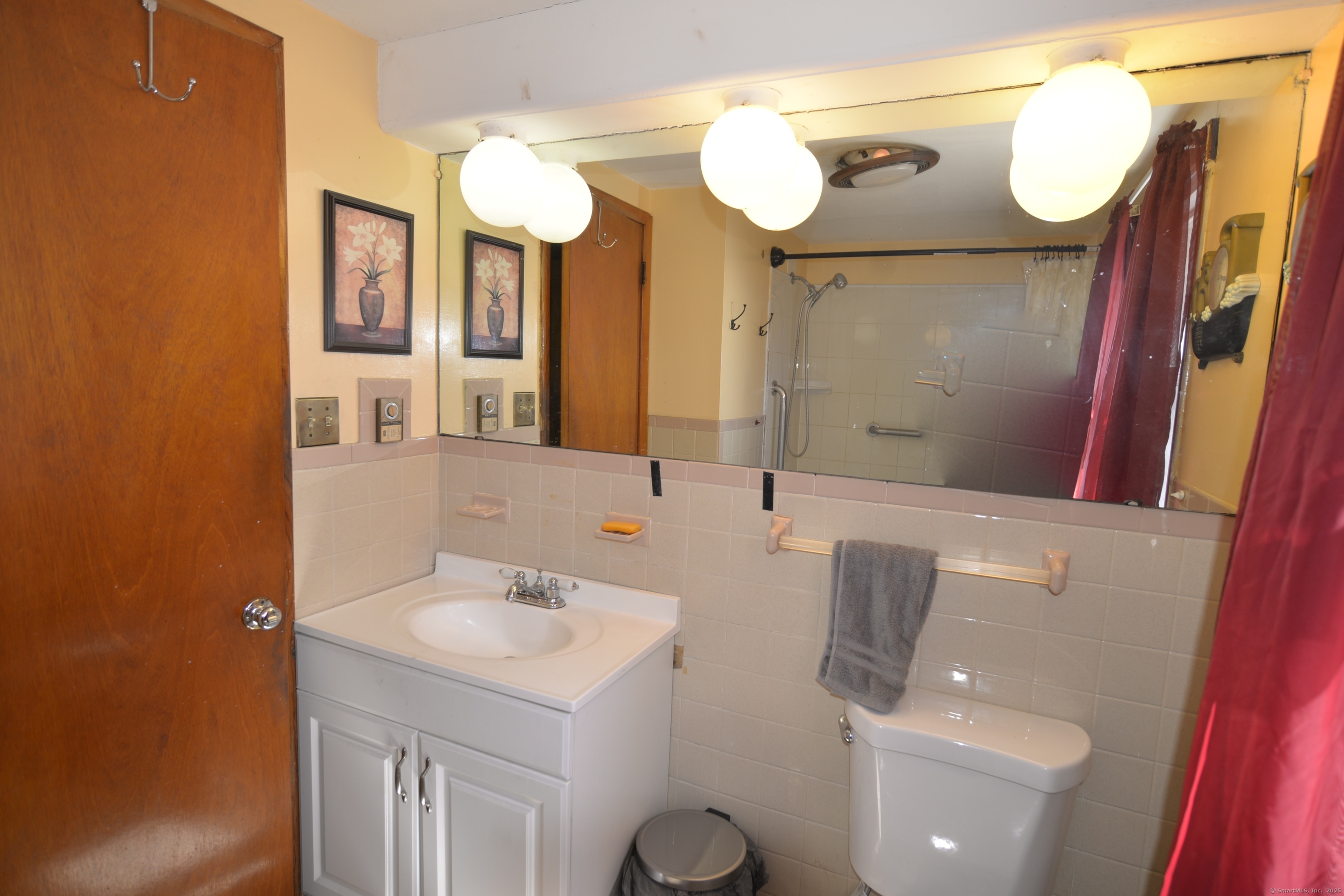 34 Klan Drive, Wolcott, Connecticut image 8