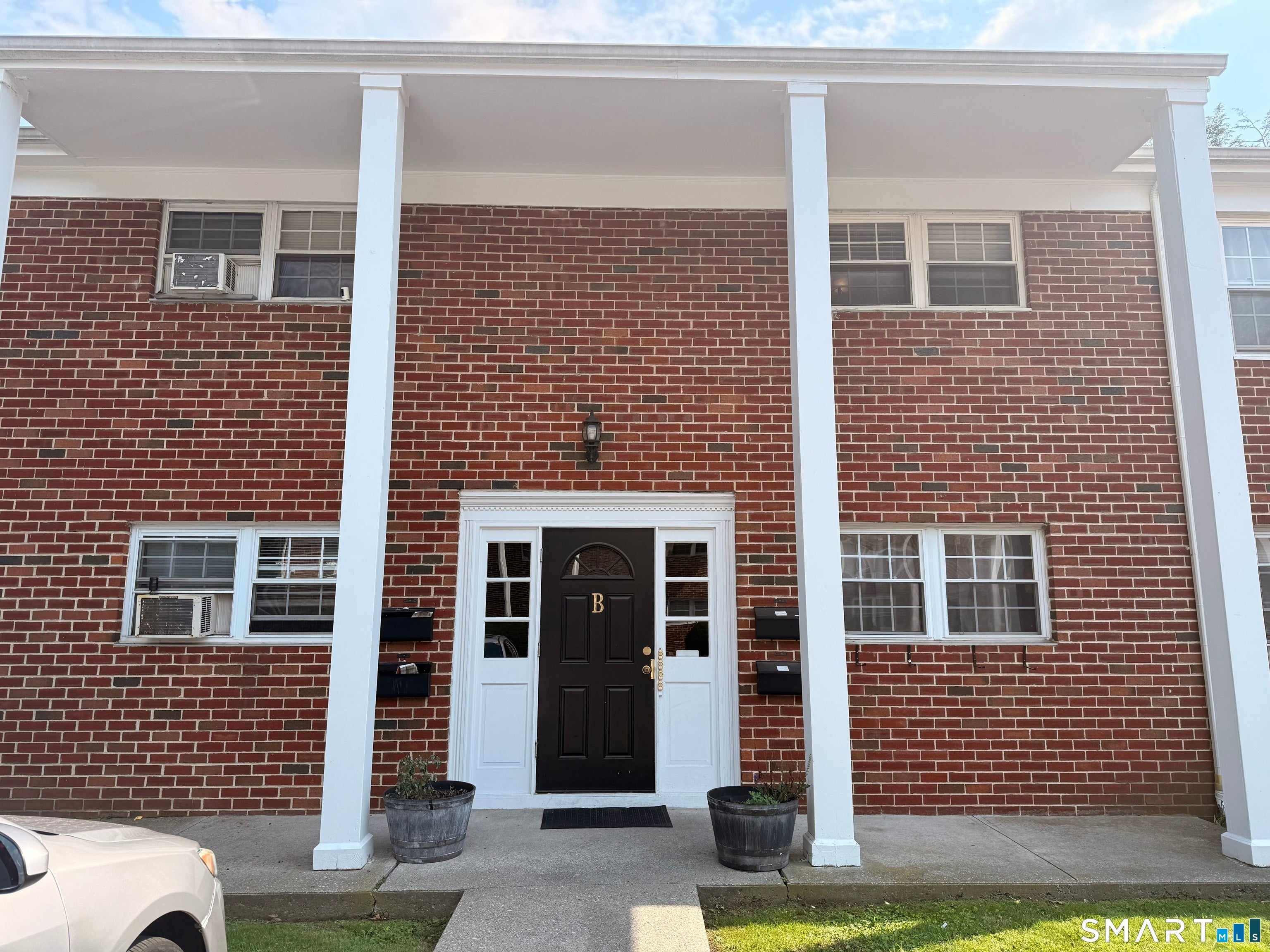 125 Lawn Avenue B6