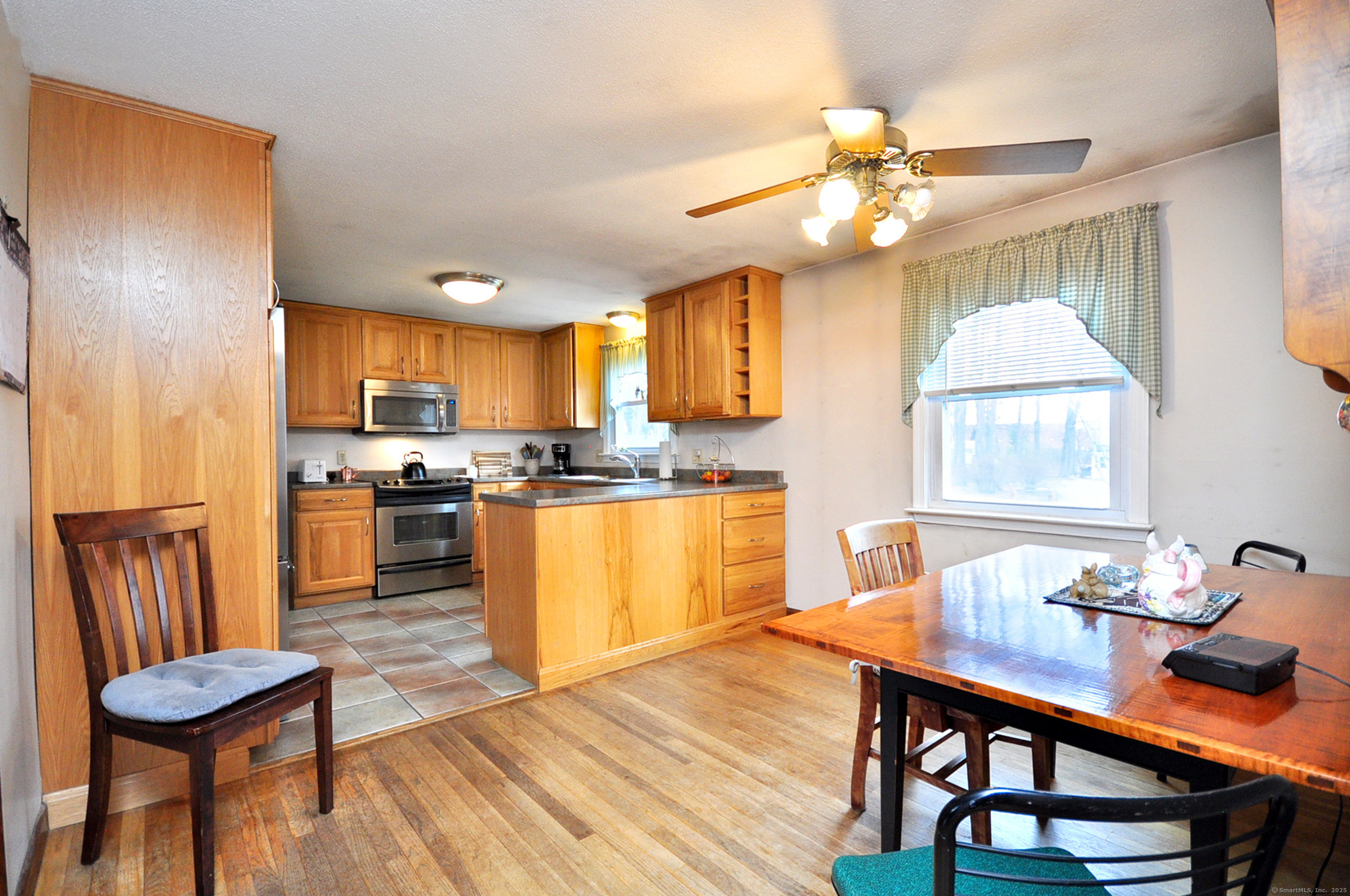 19 Nutmeg Avenue, Enfield, Connecticut image 5