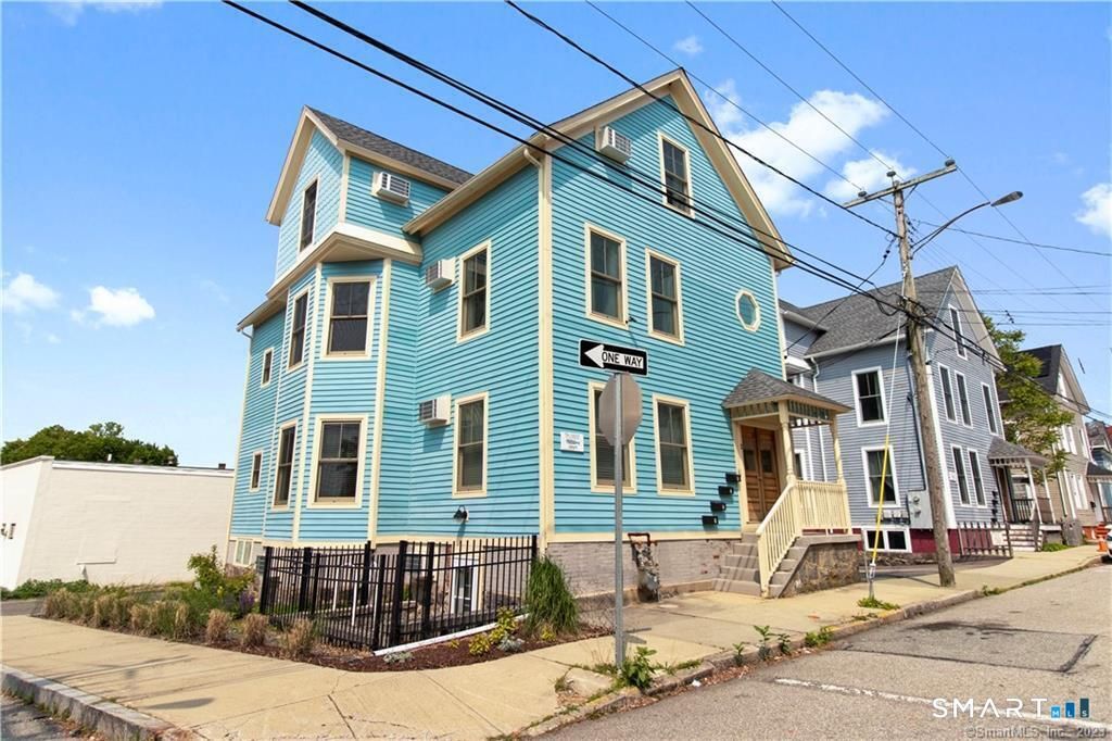 Photo of 2 Coit Street #APT 1, New London, CT 06320 (MLS # 24154943)