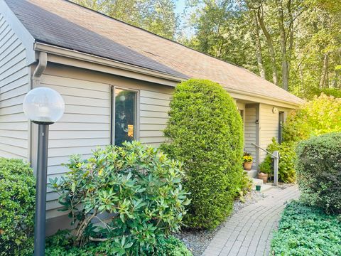 20C Yankee Glen Drive 20C Madison CT 06443