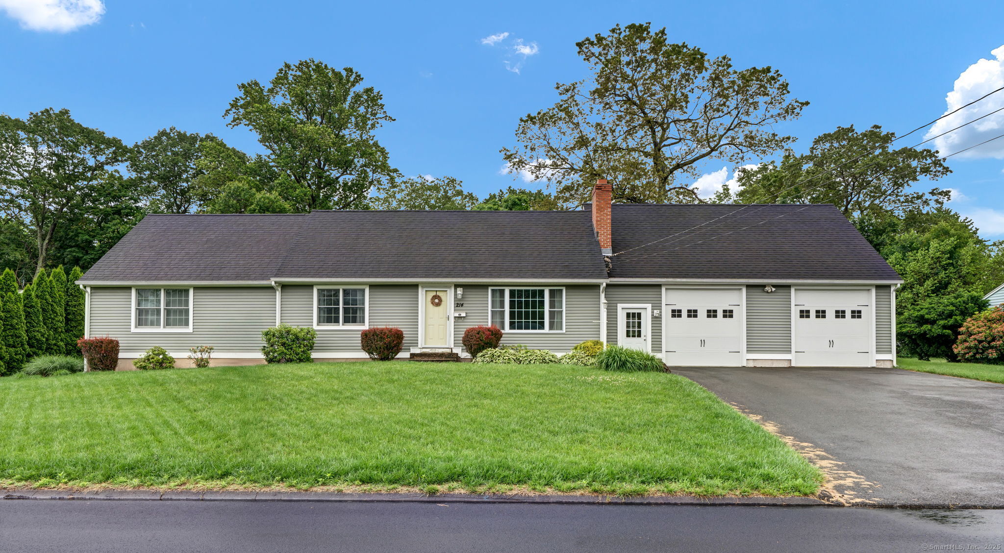 Rambler Street, Bristol, Connecticut - 4 Bedrooms  
3 Bathrooms  
8 Rooms - 