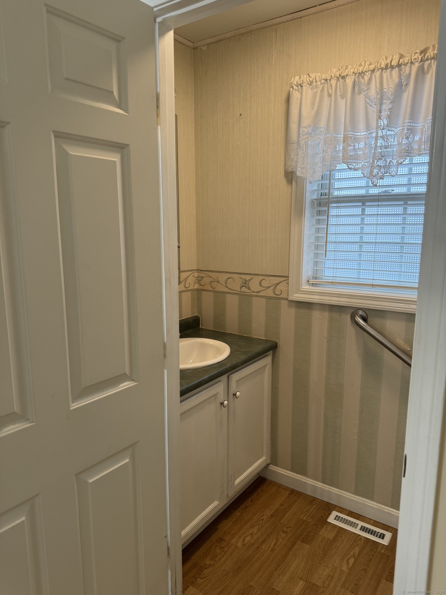 306 Salem Turnpike #10, Norwich, Connecticut image 17