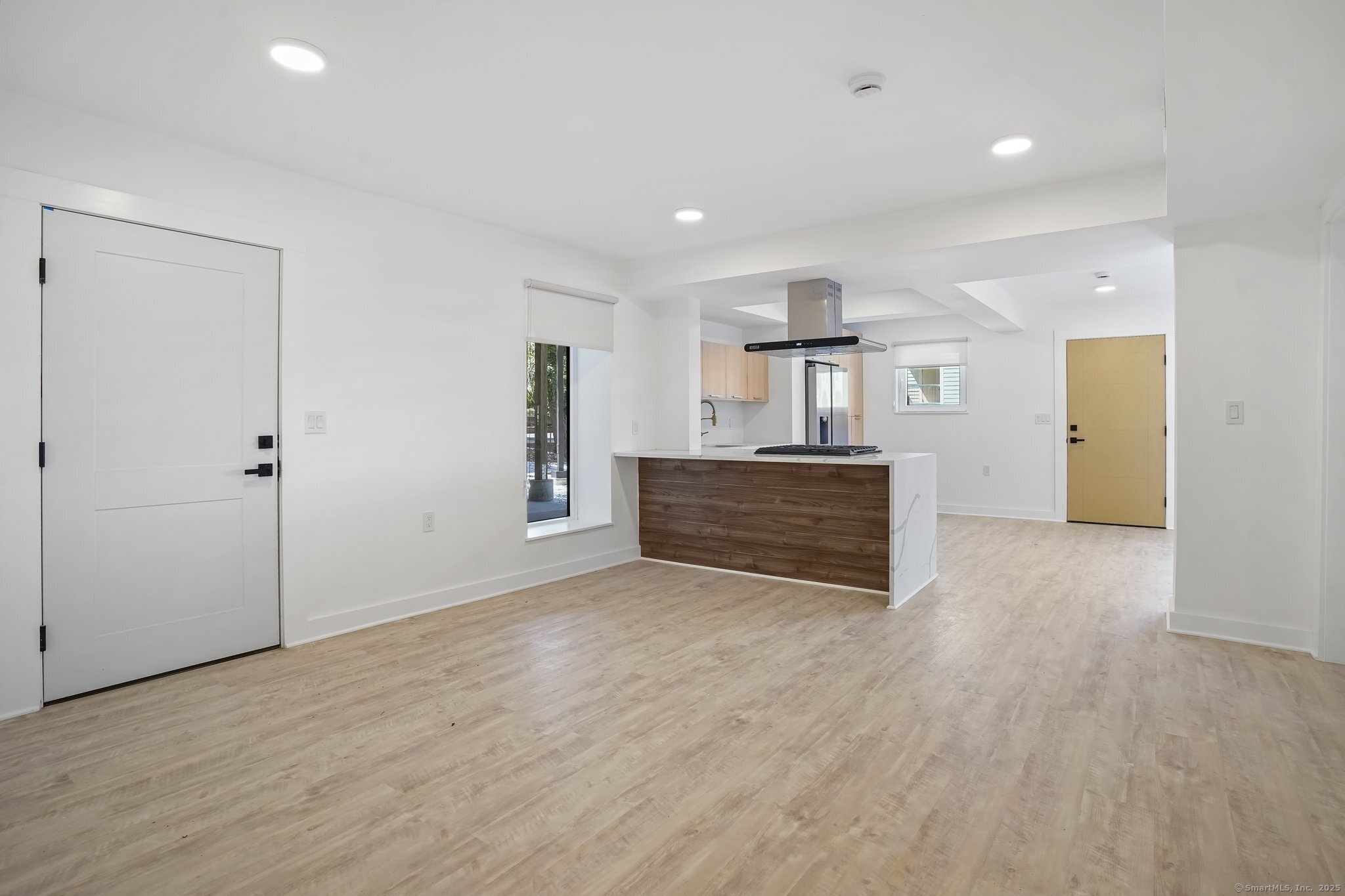 Rental Property at Quinnipiac Avenue 10, New Haven, Connecticut - Bedrooms: 3 
Bathrooms: 2 
Rooms: 6  - $2,995 MO.