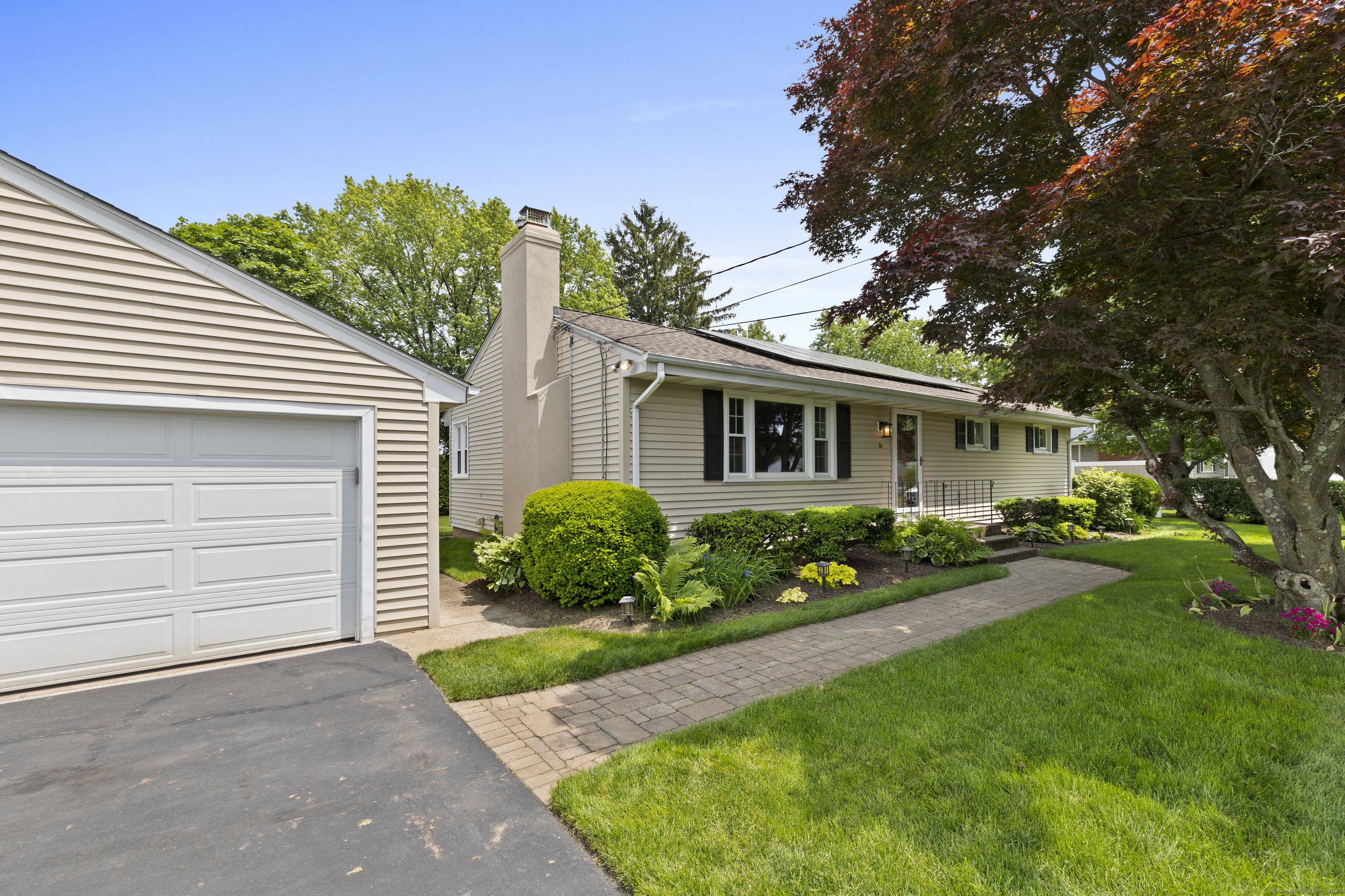 Property for Sale at Victoria Heights, Middletown, Connecticut - Bedrooms: 3 
Bathrooms: 1 
Rooms: 5  - $330,000