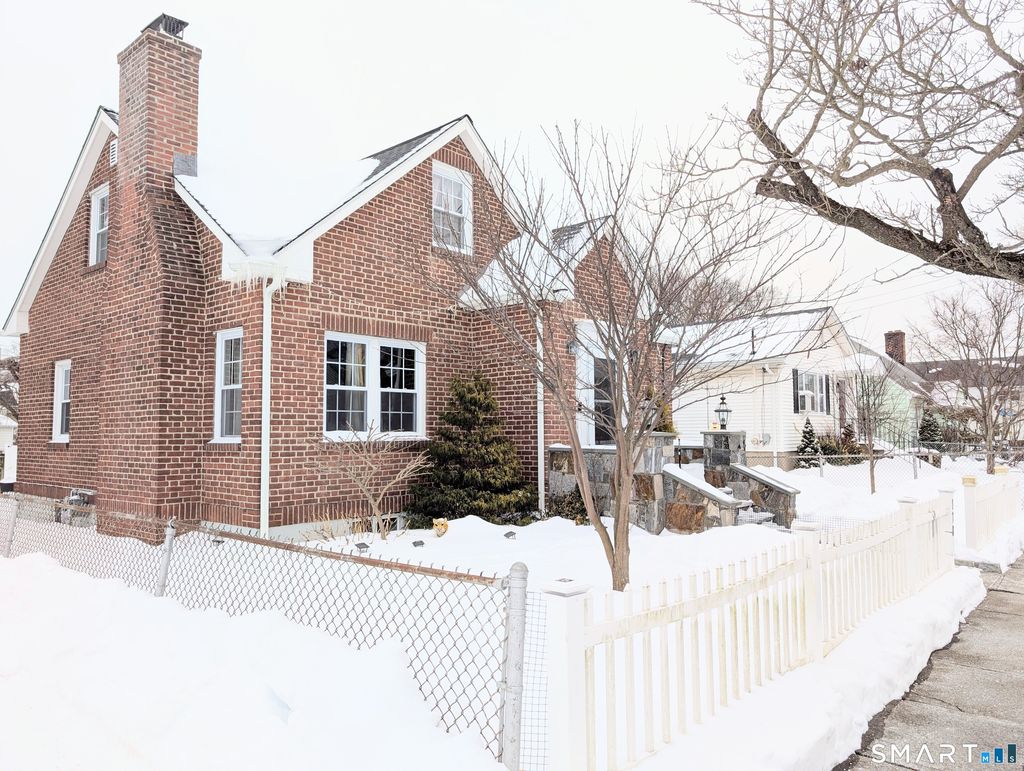 Photo of 170 Edgewood Street, Stratford, CT 06615 (MLS # 24151531)