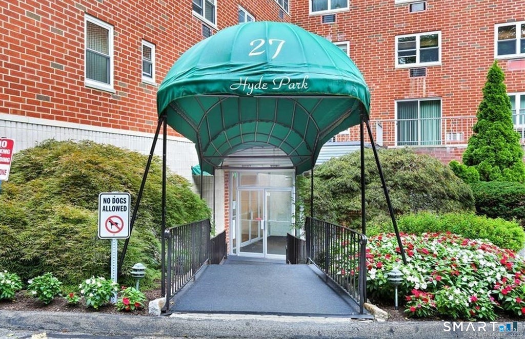 Photo of 27 Northill Street #5W, Stamford, CT 06907 (MLS # 24204021)
