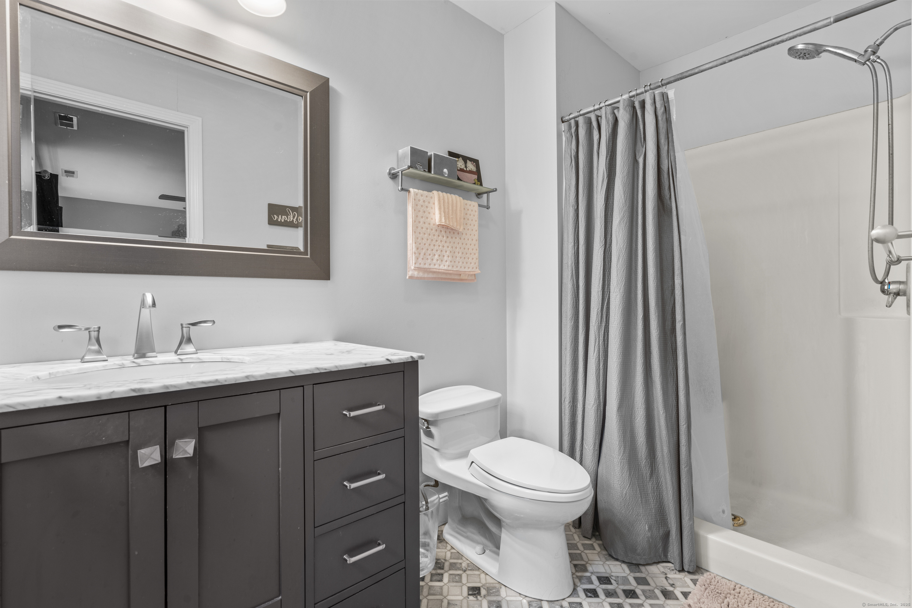 12 Colonial Heights Road, East Haven, Connecticut image 18