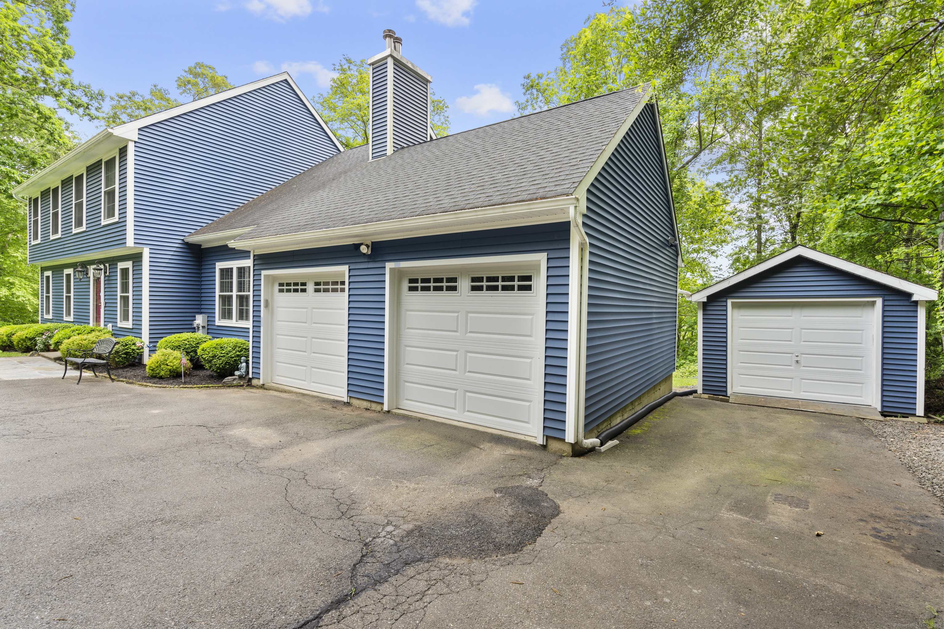 12 Colonial Heights Road