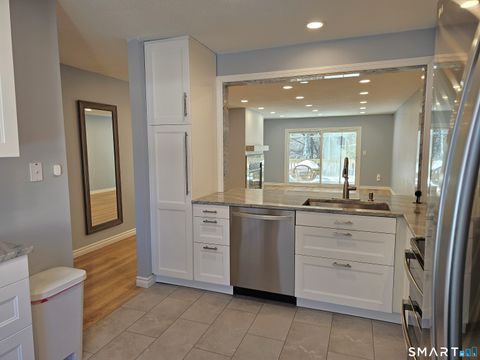 Tiny photo for 9 Putnam Lane #9, Avon, CT 06001 (MLS # 24157084)