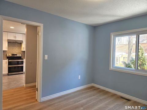 Tiny photo for 9 Putnam Lane #9, Avon, CT 06001 (MLS # 24157084)