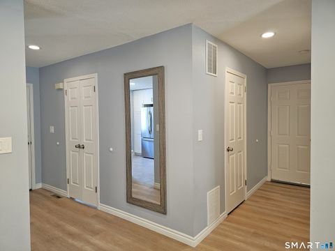 Tiny photo for 9 Putnam Lane #9, Avon, CT 06001 (MLS # 24157084)