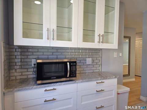 Tiny photo for 9 Putnam Lane #9, Avon, CT 06001 (MLS # 24157084)