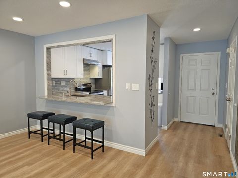 Tiny photo for 9 Putnam Lane #9, Avon, CT 06001 (MLS # 24157084)