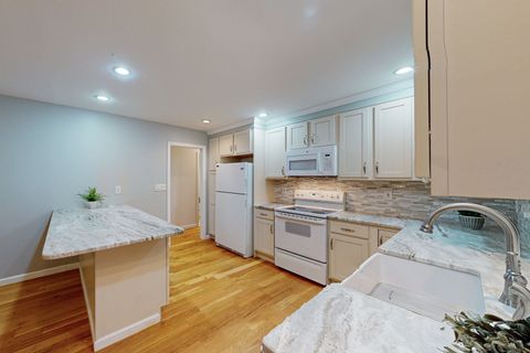 Tiny photo for 44 Obtuse Road N, Brookfield, CT 06804 (MLS # 24134225)