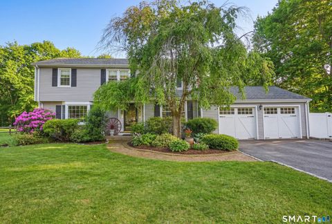 Homes For Sale - 21 Zygmont Lane<br/> Greenwich, CT 06831