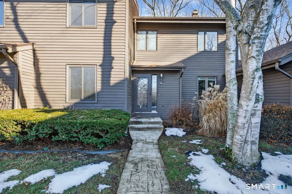 Photo of 223 Flanders Road #APT 5, East Lyme, CT 06357 (MLS # 24142710)