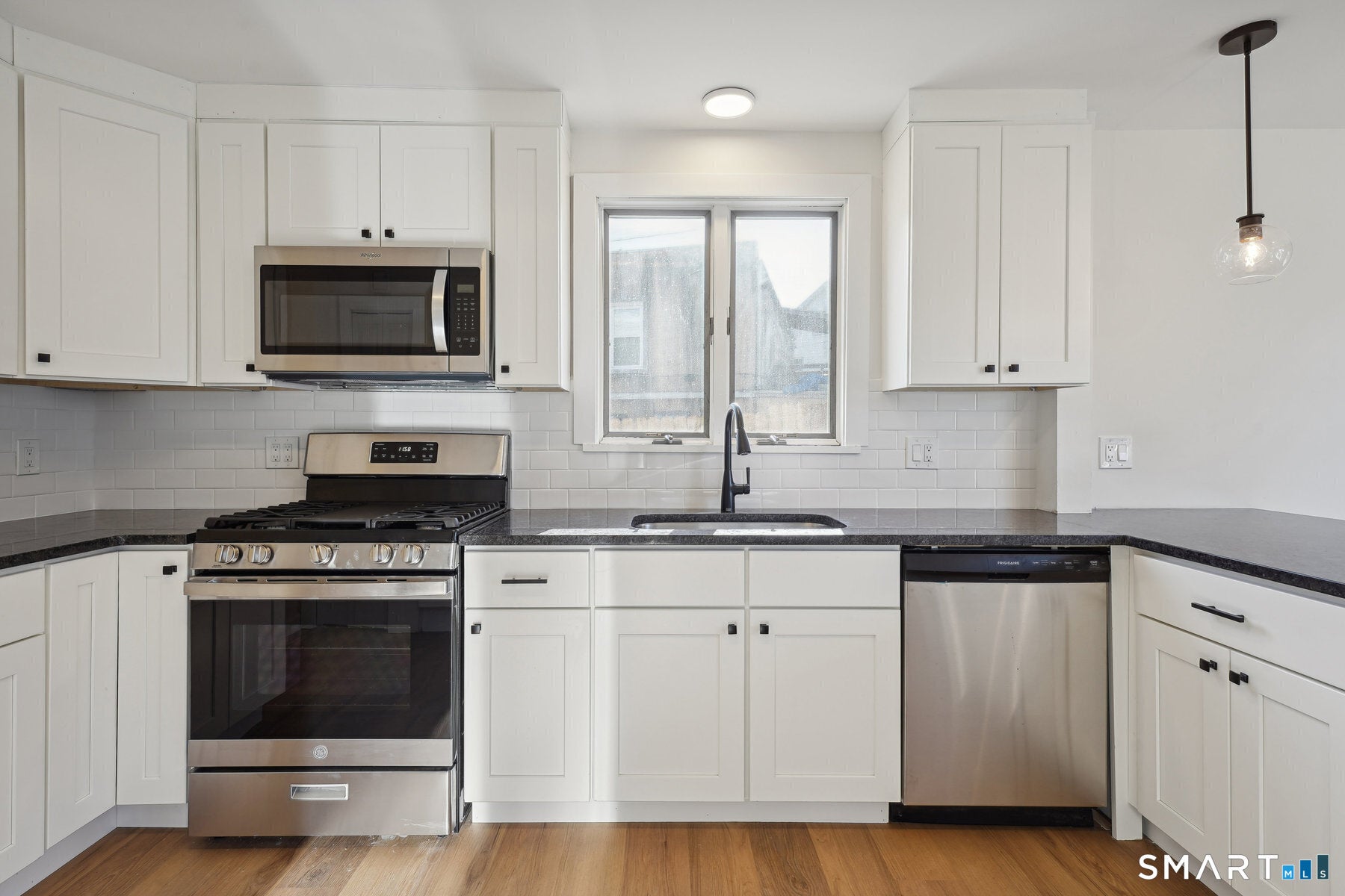 21 Soundview Avenue