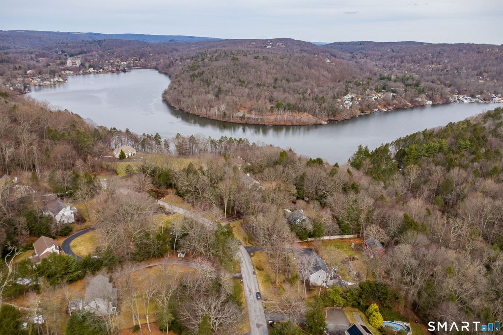 Photo of 10 Sweetbriar Lane, Newtown, CT 06482 (MLS # 24156625)