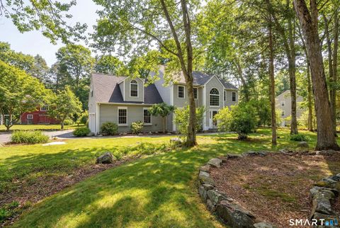 10 Sweetbriar Lane Newtown CT 06482