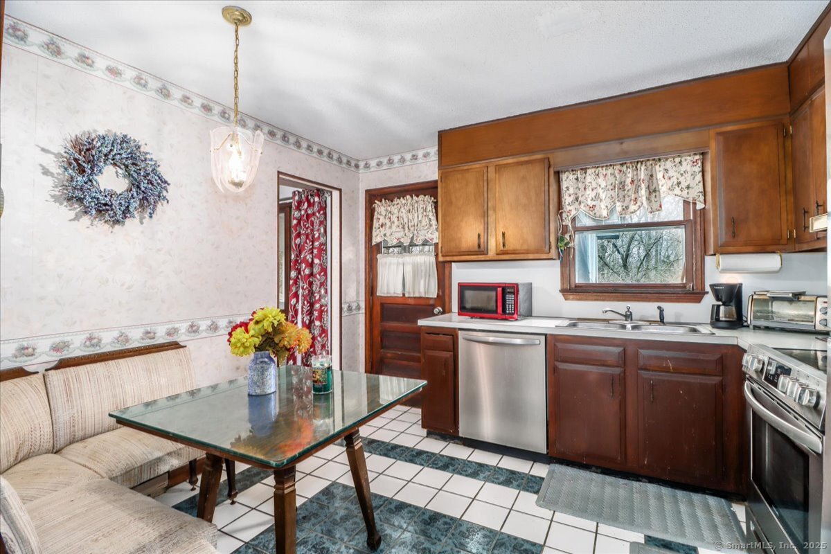 31 Branch Hill Road, Preston, Connecticut image 11